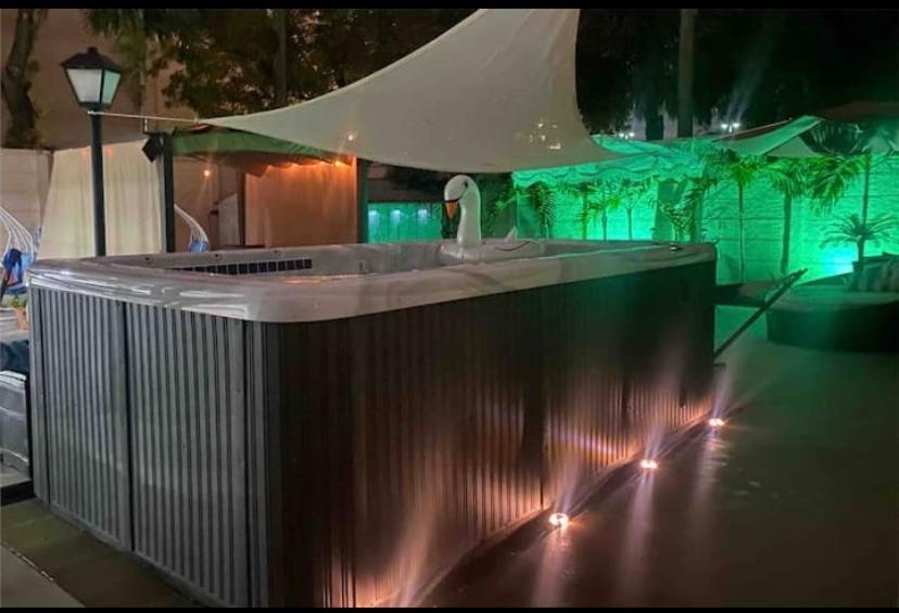 Tiny Place W Private Hot Jacuzzi 7 Min To Miami International Airport Ngoại thất bức ảnh