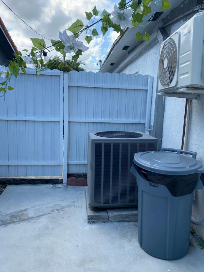 Tiny Place W Private Hot Jacuzzi 7 Min To Miami International Airport Ngoại thất bức ảnh