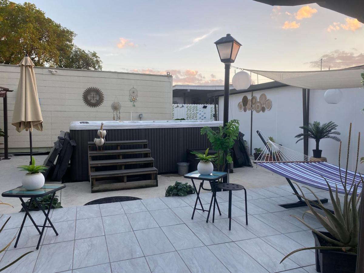 Tiny Place W Private Hot Jacuzzi 7 Min To Miami International Airport Ngoại thất bức ảnh