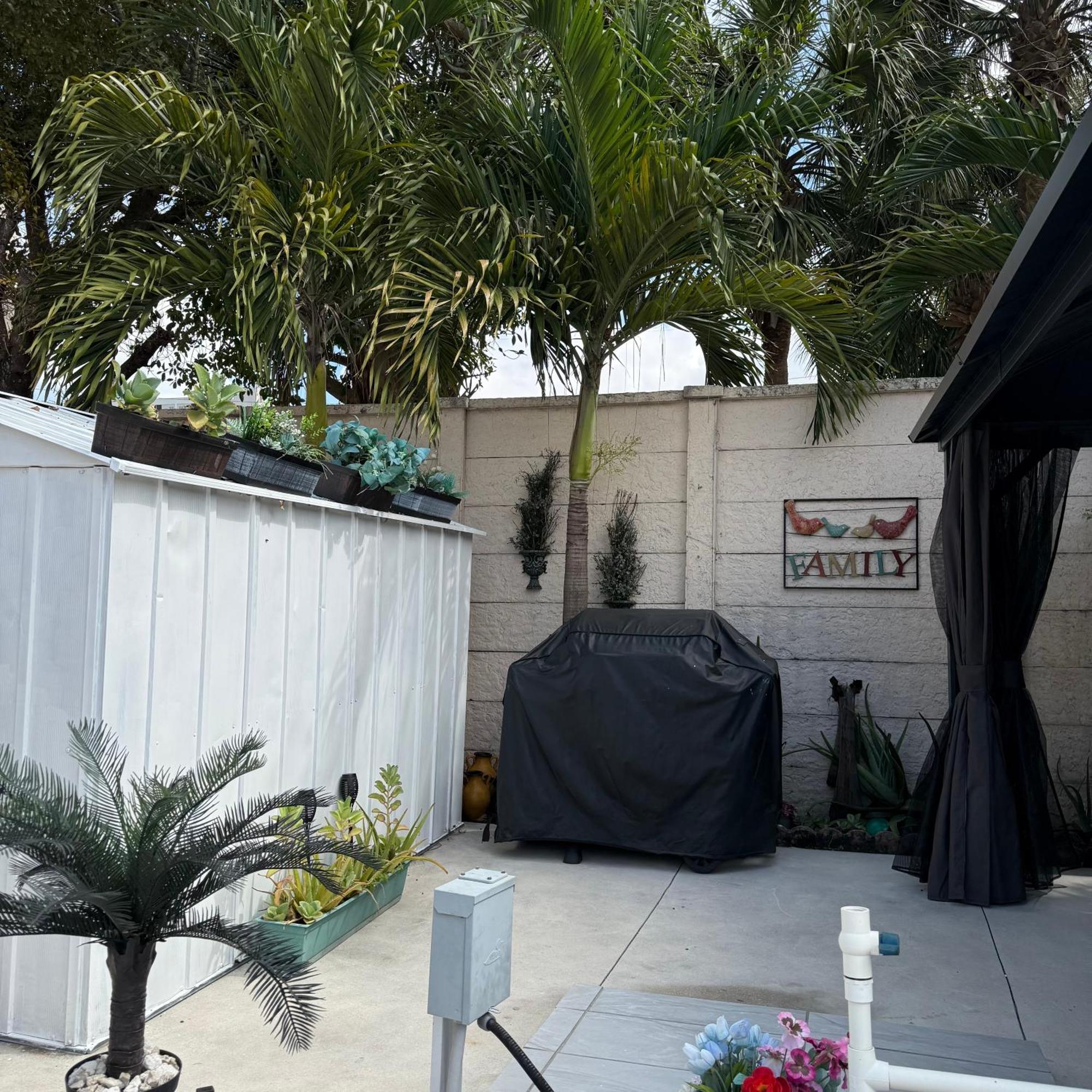 Tiny Place W Private Hot Jacuzzi 7 Min To Miami International Airport Ngoại thất bức ảnh